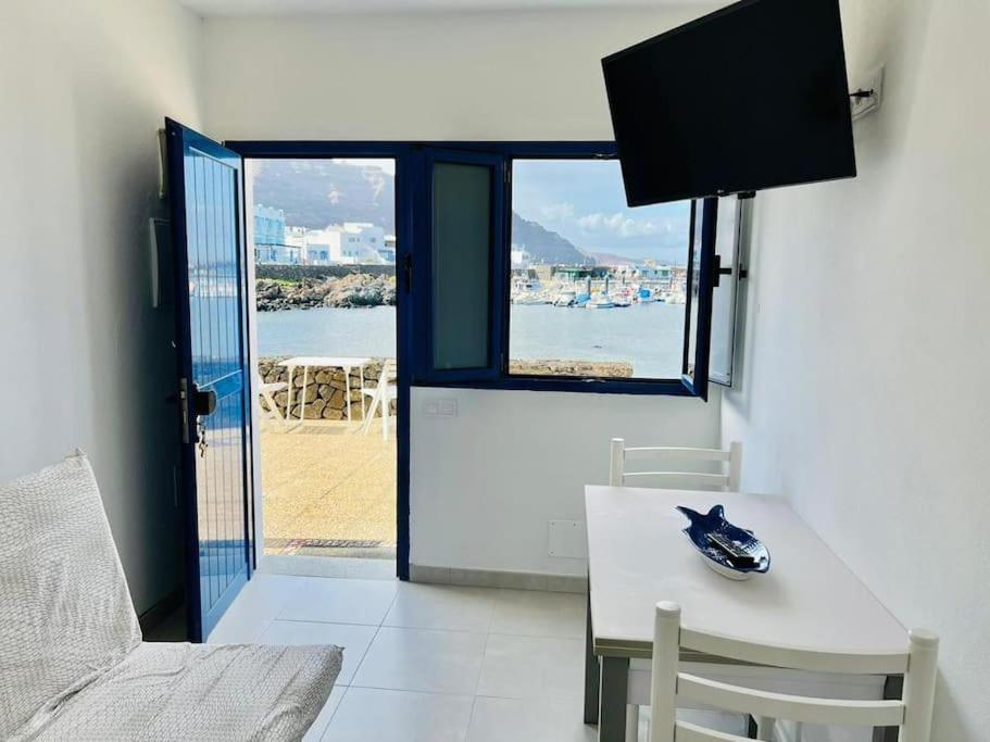 Orzola Oceanviews Lägenhet Exteriör bild